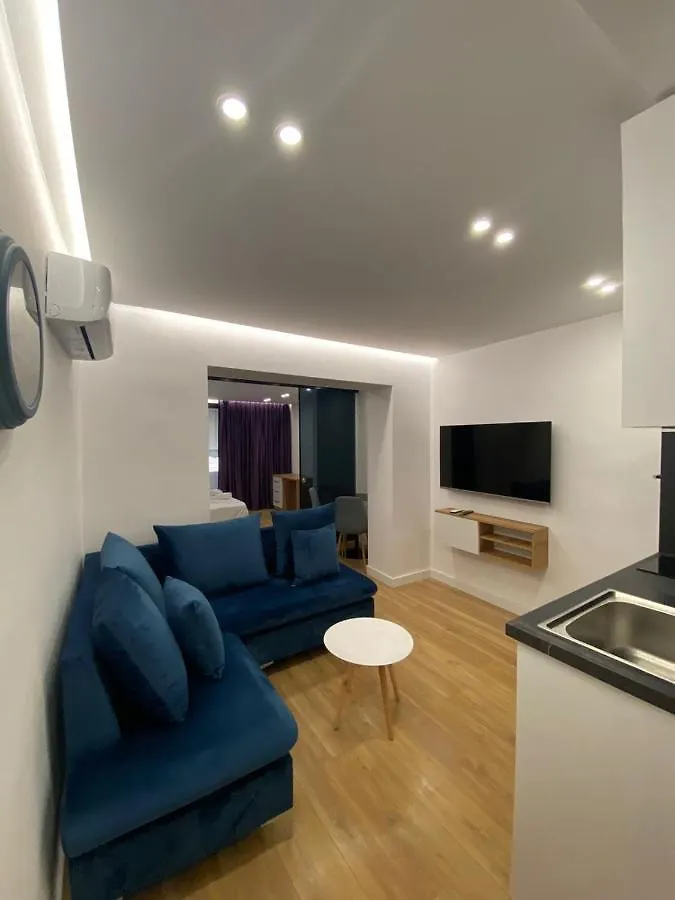 Artificial Lake Apartaments Tirana 0*,